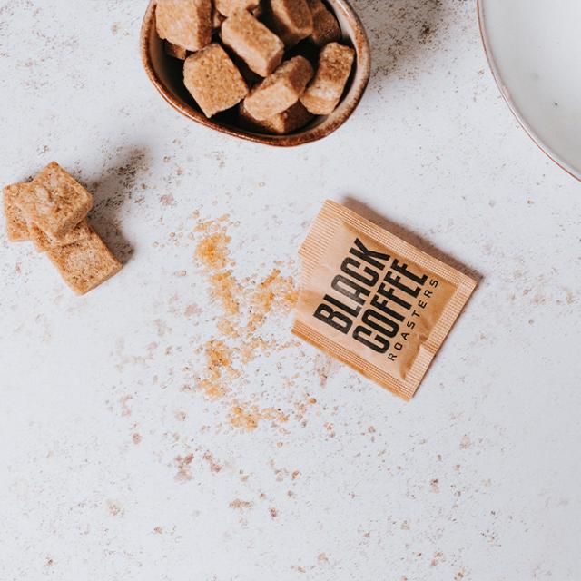 sukker som tilbehør til kaffen 