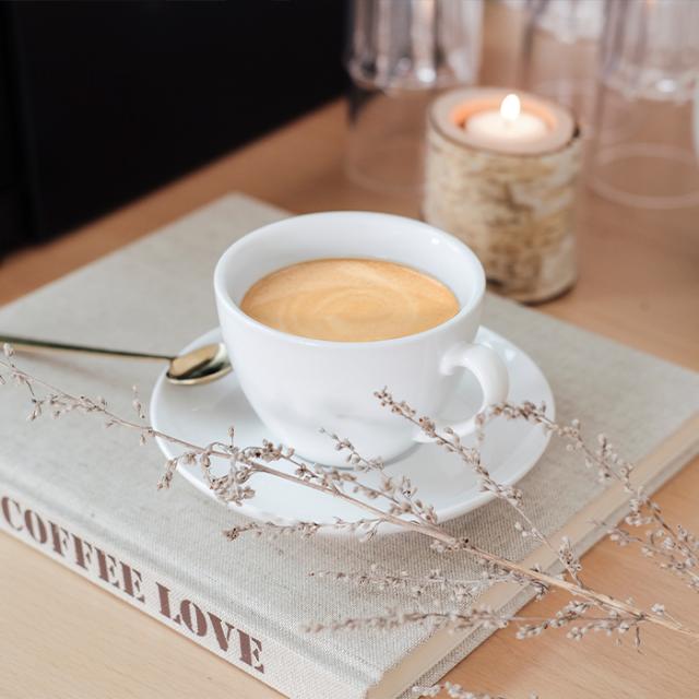 kop kaffe fra wittenborg kaffemaskine på notesbog