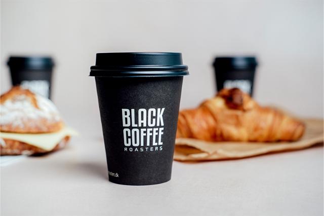 To go kop kaffe med kaffeløsning